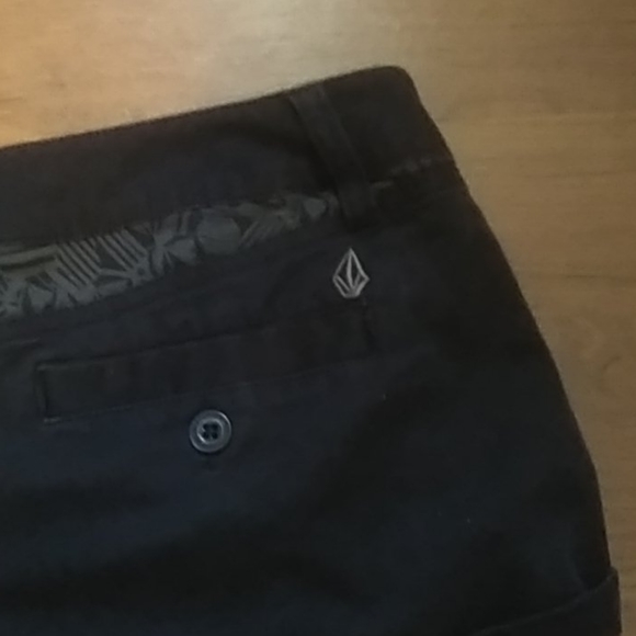 Volcom black shorts - Picture 5 of 6